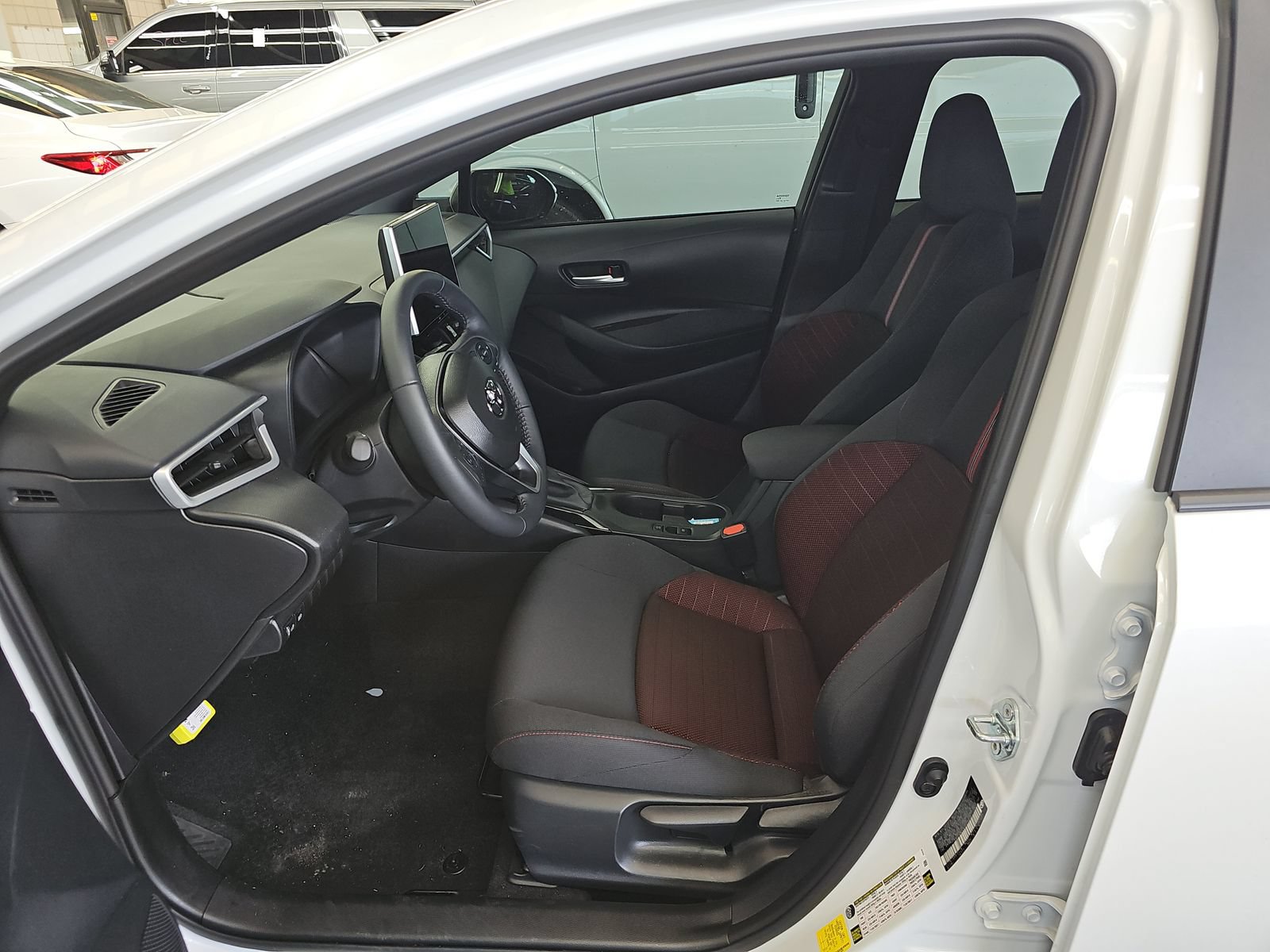 Used 2026 Toyota Corolla SE w/ SE Package FWD image 3