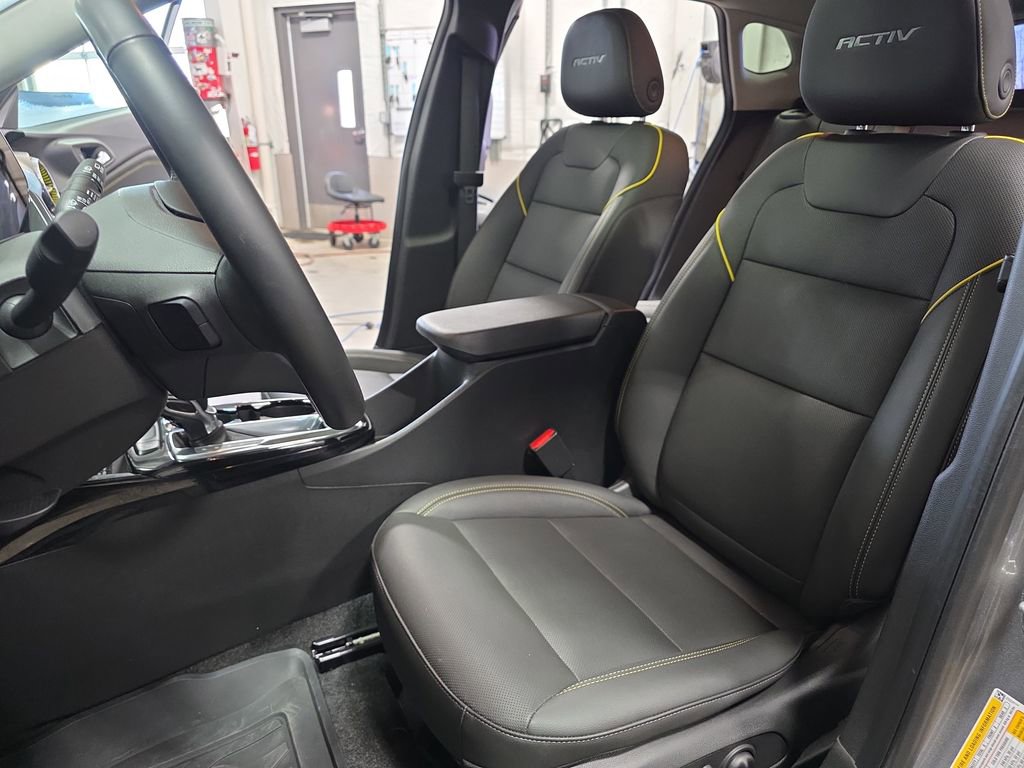 Certified 2024 Chevrolet Trax ACTIV w/ Sunroof Package image 15