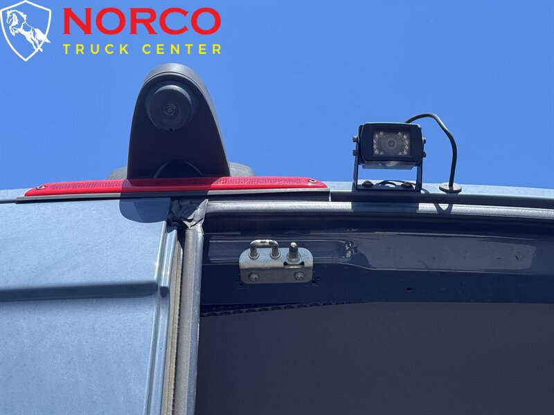 Used 2018 Mercedes-Benz Sprinter 2500 image 14
