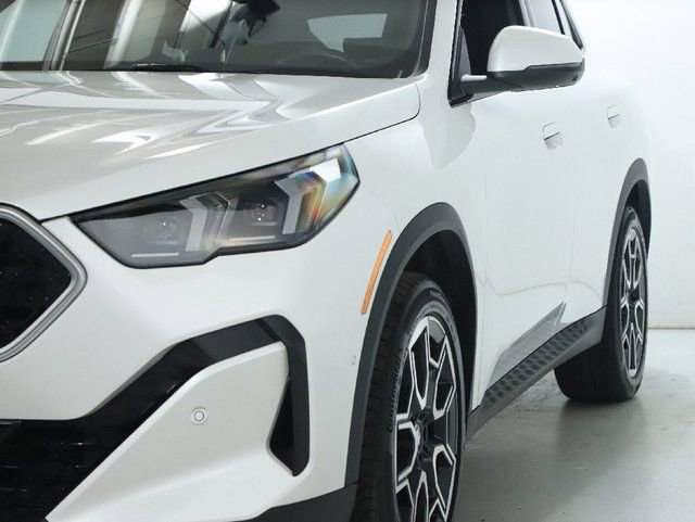 Certified 2025 BMW X2 xDrive28i w/ Premium Package image 4