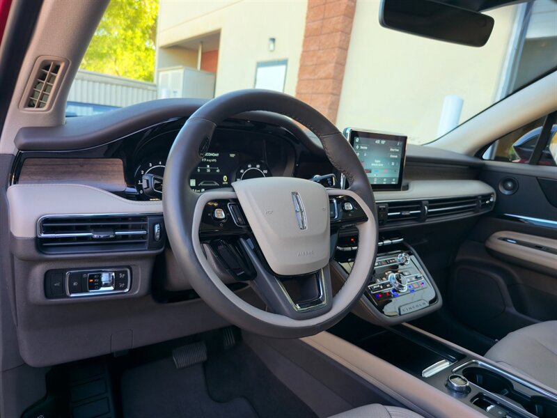 Used 2020 Lincoln Corsair Reserve w/ Equipment Group 201A FWD image 15