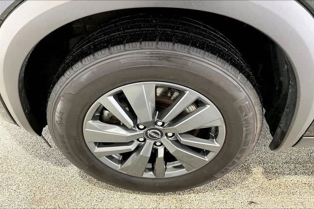 Used 2024 Nissan Pathfinder SV w/ SV Premium Package image 36