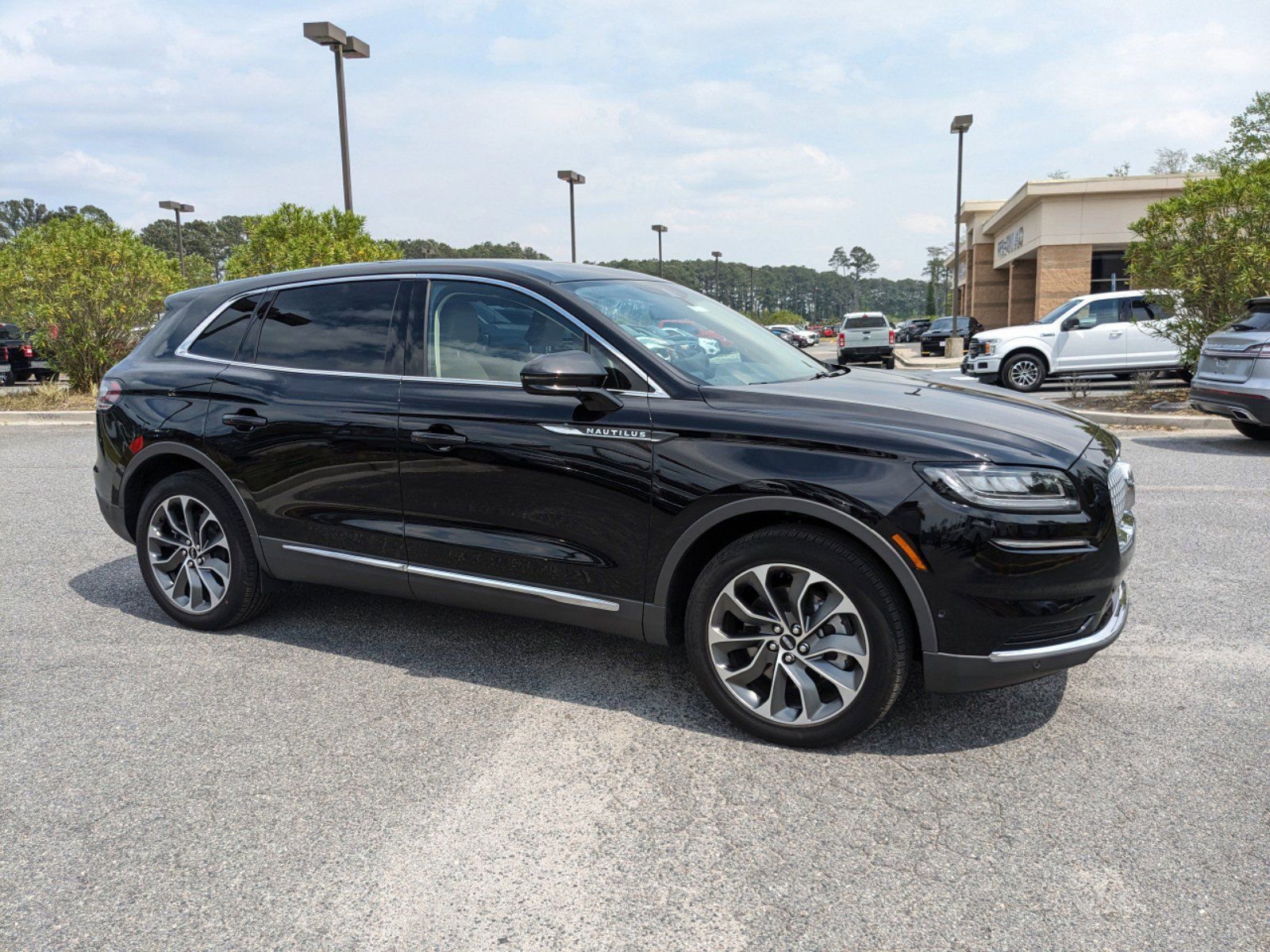 Certified 2023 Lincoln Nautilus Reserve w/ Equipment Group 201A video 3