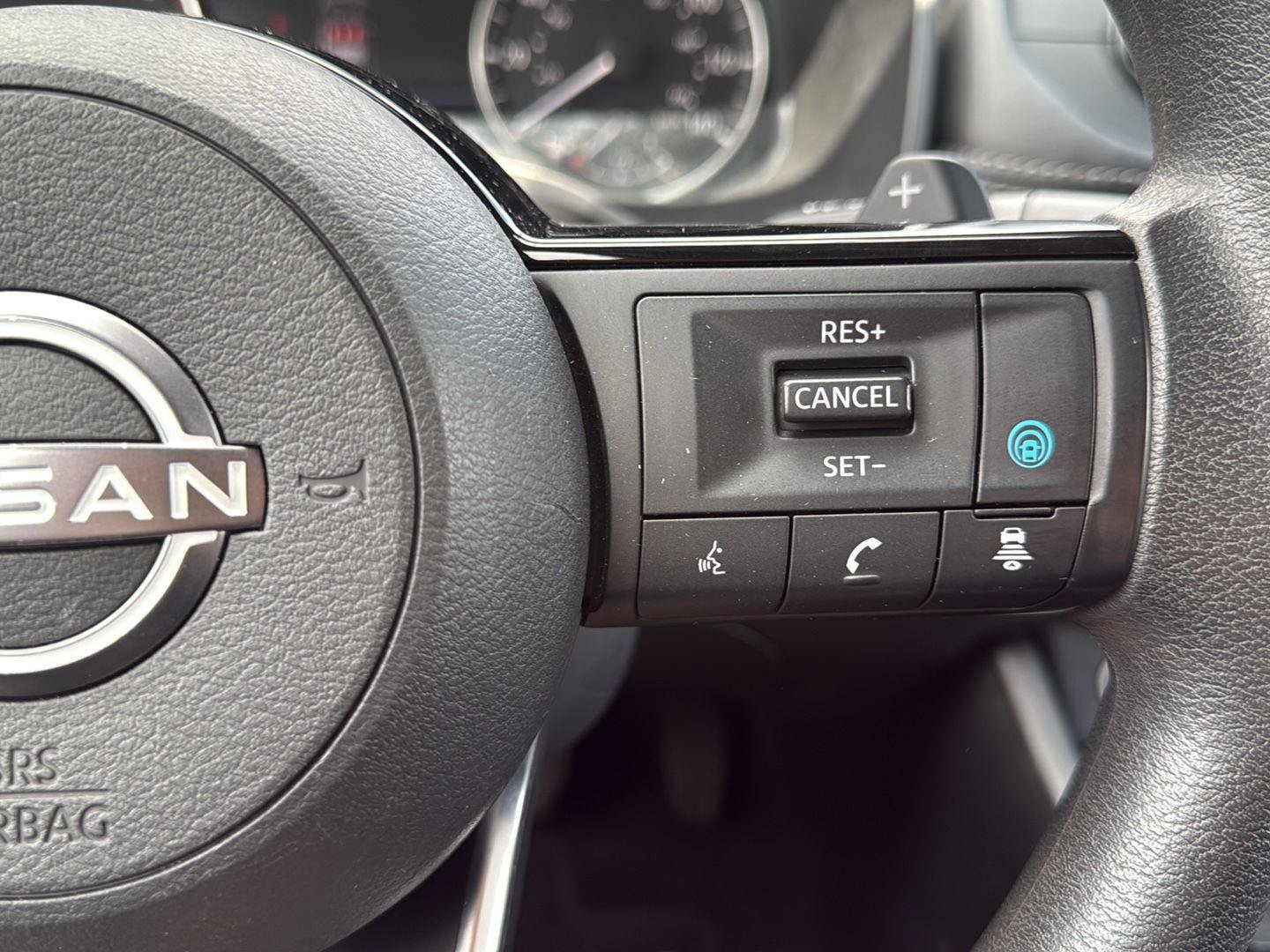 Used 2023 Nissan Rogue SV AWD/4WD image 15