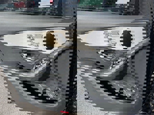 Used 2022 Mercedes-Benz GLC 300 4MATIC image 17