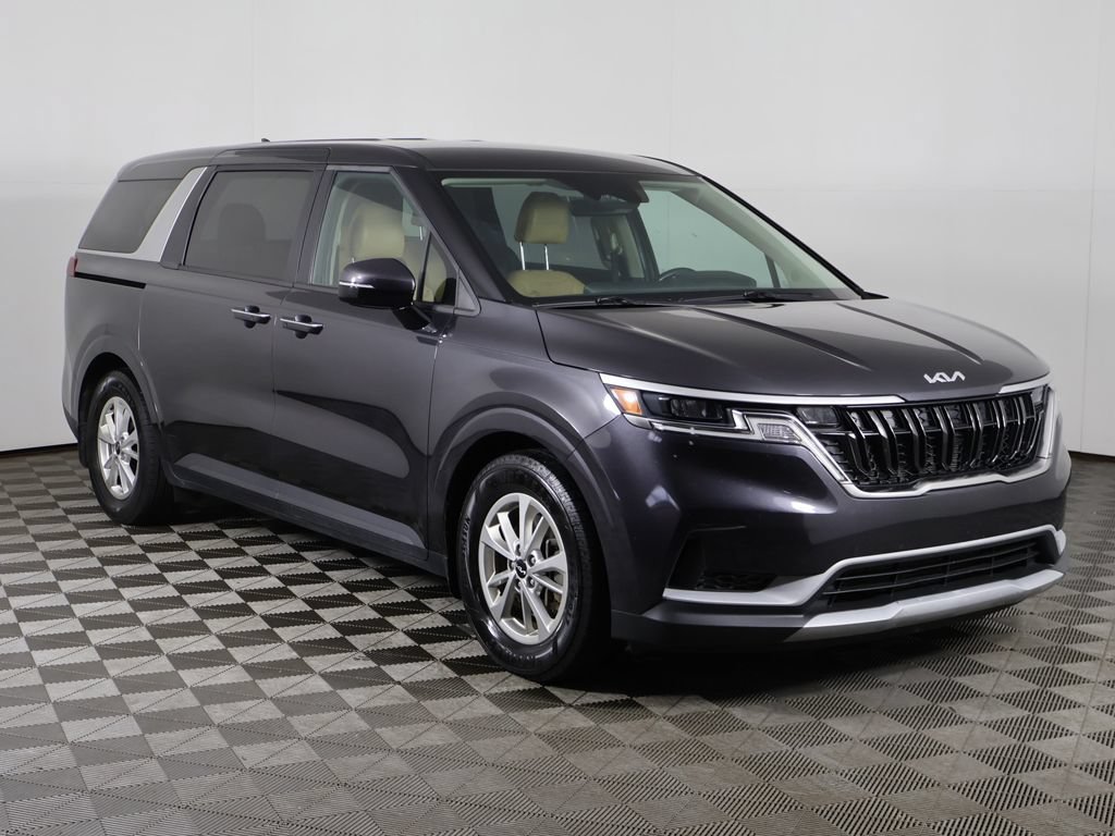 Used 2023 Kia Carnival LX FWD image 2