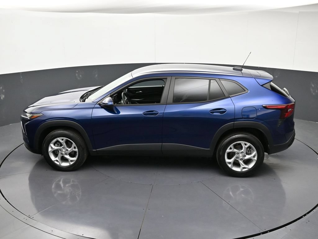 Certified 2024 Chevrolet Trax LS w/ LS Convenience Package FWD image 17