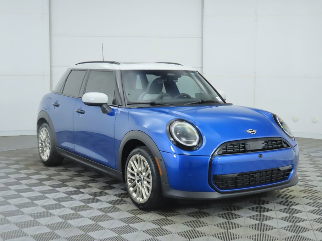 Used 2026 MINI Cooper 4-Door Hardtop image 3
