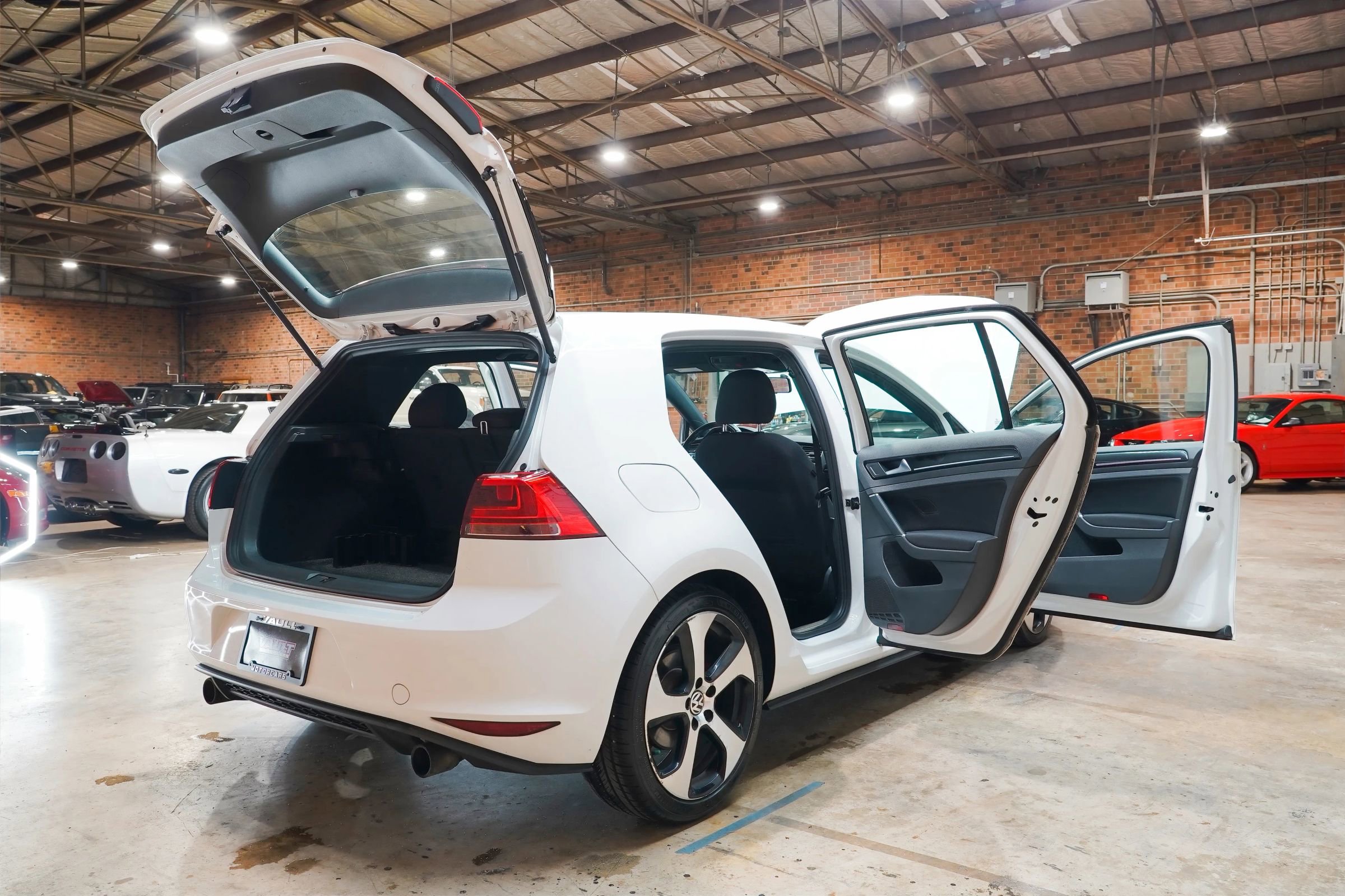 Used 2015 Volkswagen GTI S FWD image 29