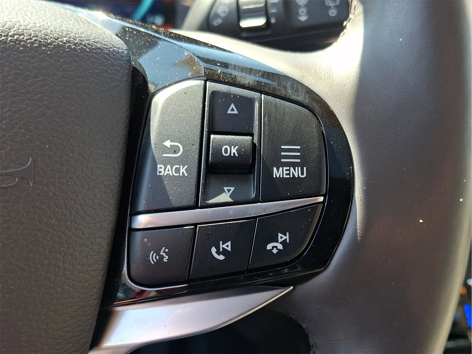Used 2022 Ford Explorer Platinum w/ Equipment Group 601A AWD/4WD image 20