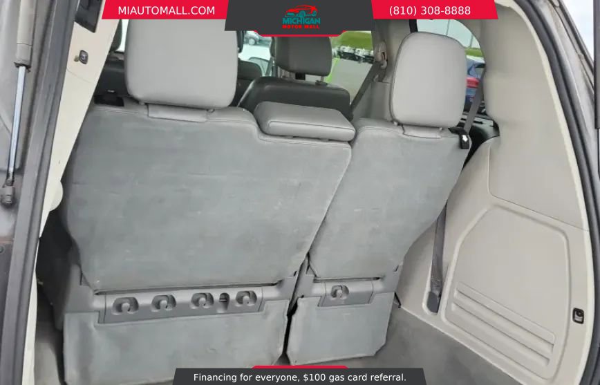 Used 2011 Volkswagen Routan SEL image 6