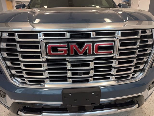 New 2026 GMC Yukon XL Denali w/ Sun & Power Step Package AWD/4WD image 12