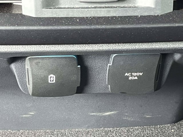 Certified 2025 Ford F150 Raptor AWD/4WD image 13