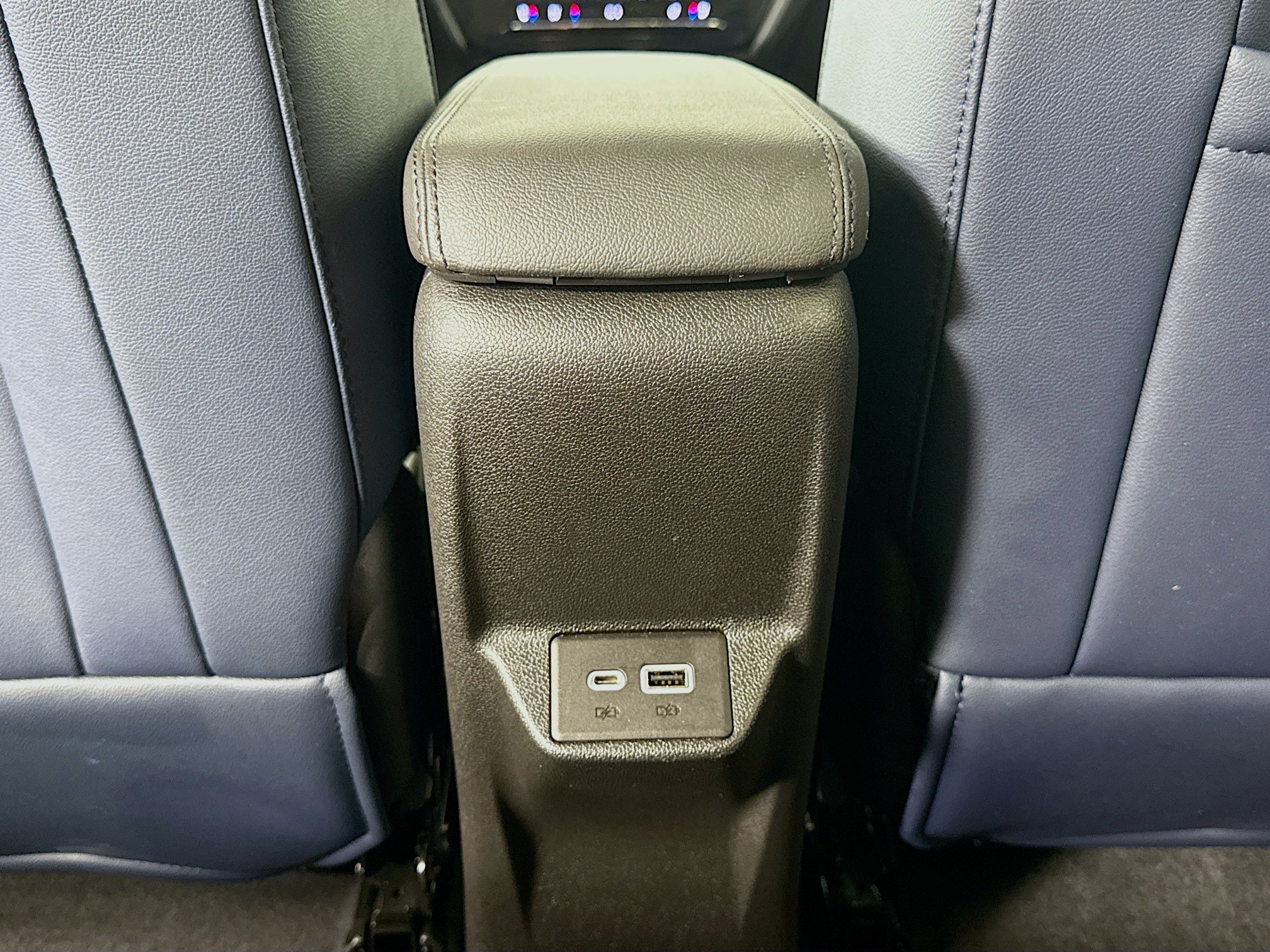 Used 2023 Chevrolet Bolt EUV Premier FWD image 27