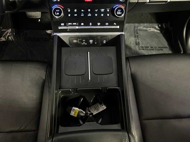 Used 2024 Hyundai Santa Fe Limited image 11