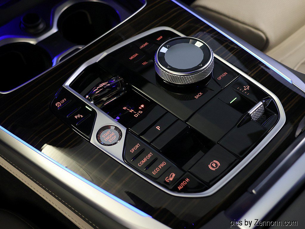 Certified 2025 BMW X7 xDrive40i AWD/4WD image 27