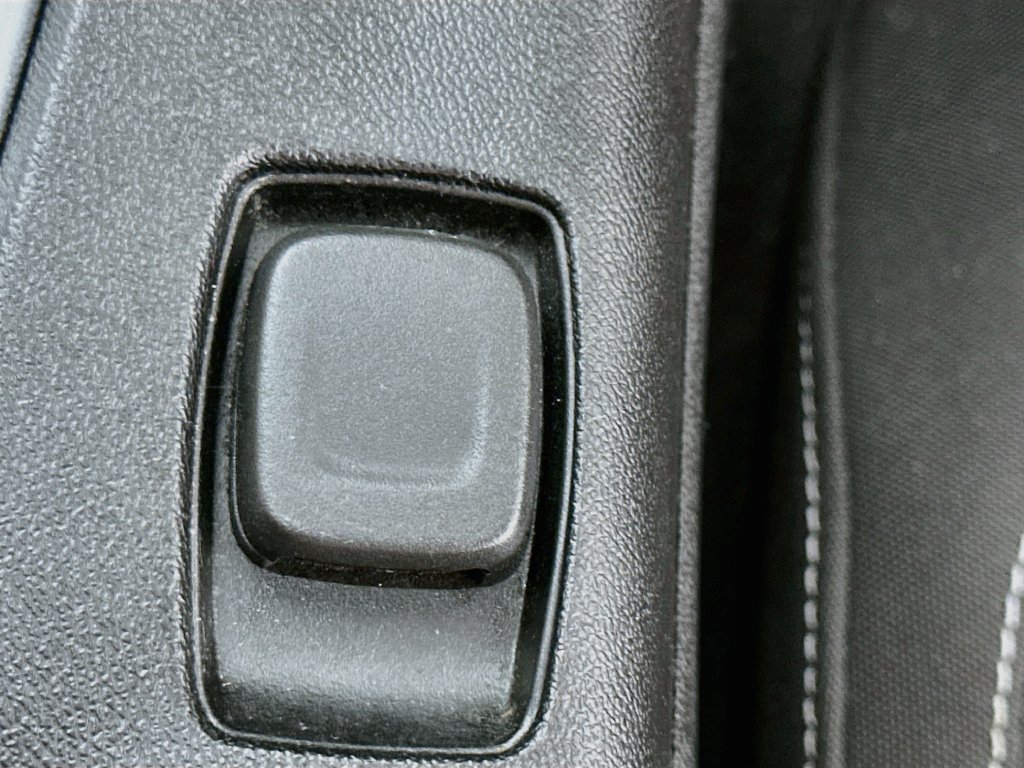 Used 2019 Chevrolet Camaro LT RWD image 31