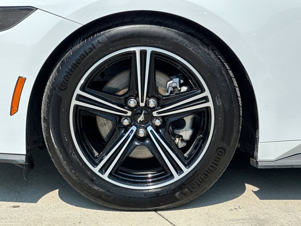 Used 2025 Ford Mustang Premium RWD image 23