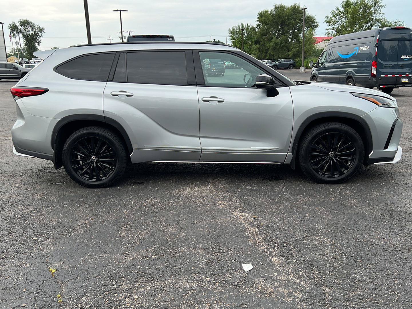 Used 2023 Toyota Highlander XSE AWD/4WD image 28
