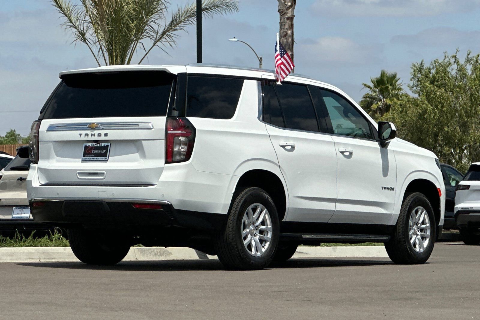 Used 2024 Chevrolet Tahoe LS RWD image 4