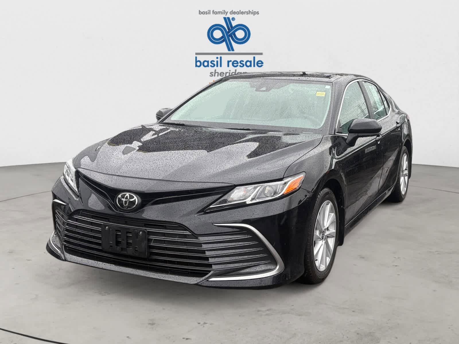 Used 2023 Toyota Camry LE FWD image 2