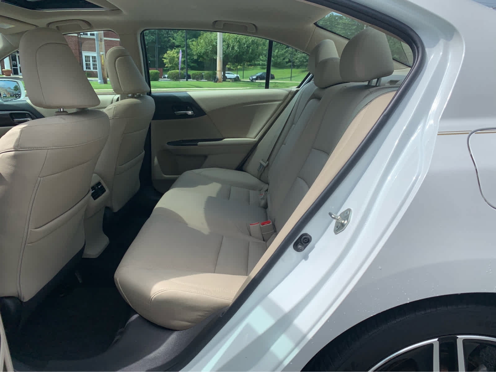 Used 2017 Honda Accord Touring image 23
