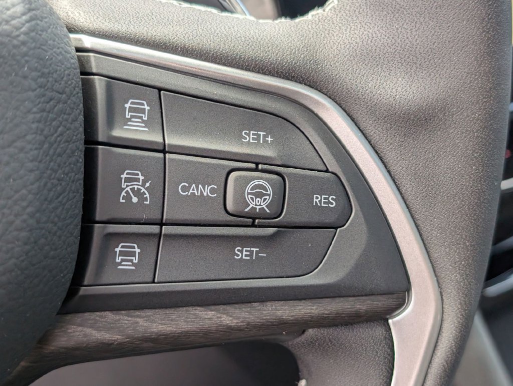 New 2026 Jeep Grand Cherokee Altitude AWD/4WD image 16