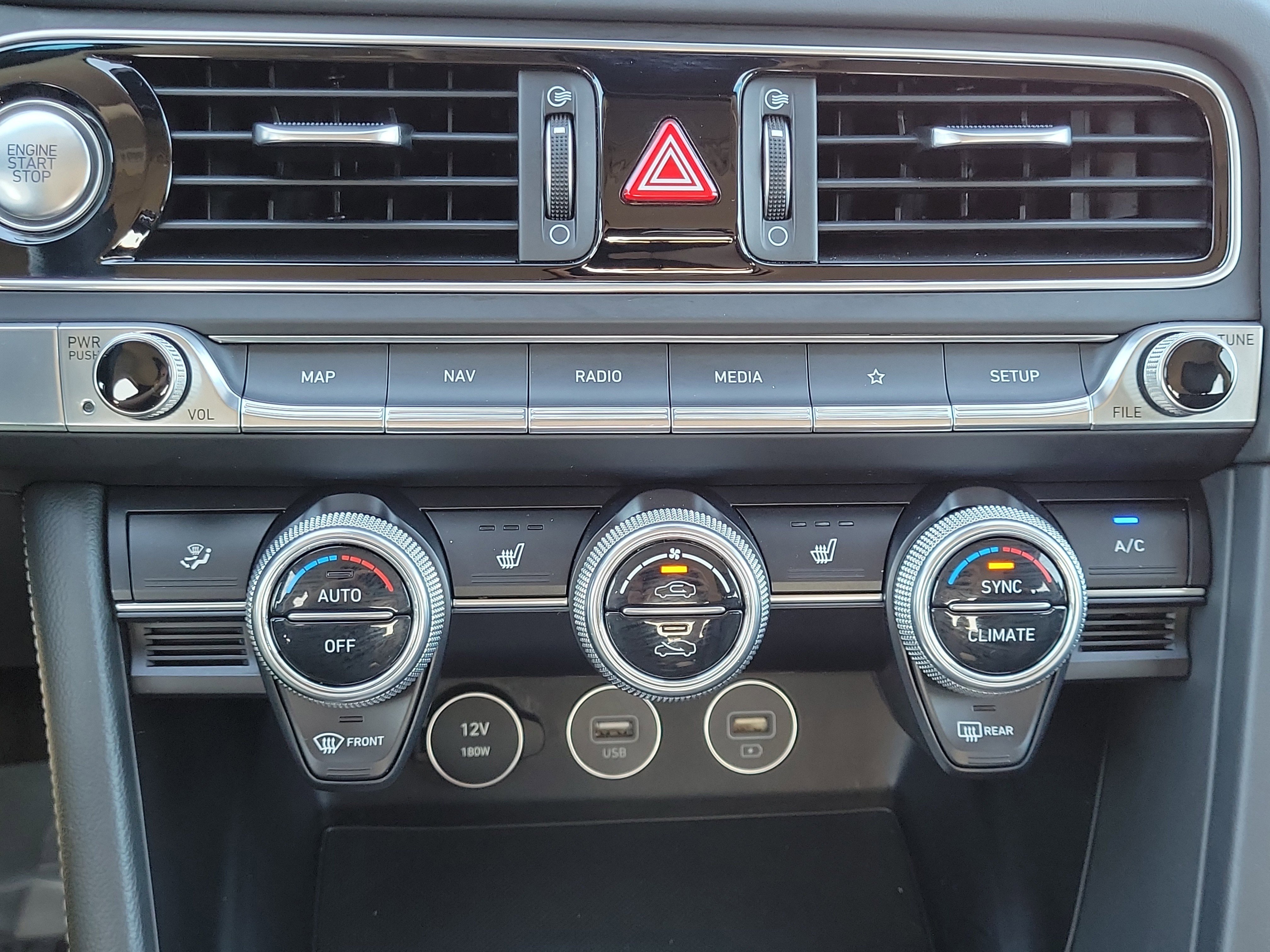 Used 2023 Genesis G70 2.0T image 20