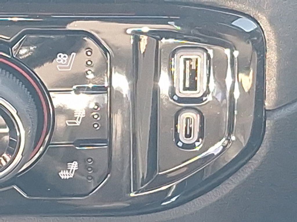 New 2026 Chevrolet Silverado 1500 LTZ w/ LTZ Premium Package image 30