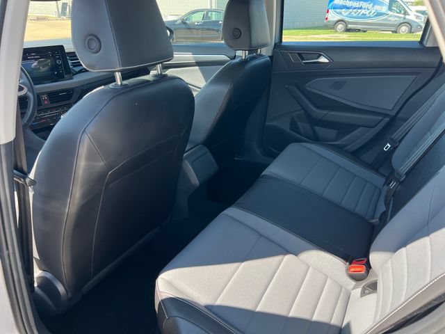 Used 2025 Volkswagen Jetta SE FWD image 37
