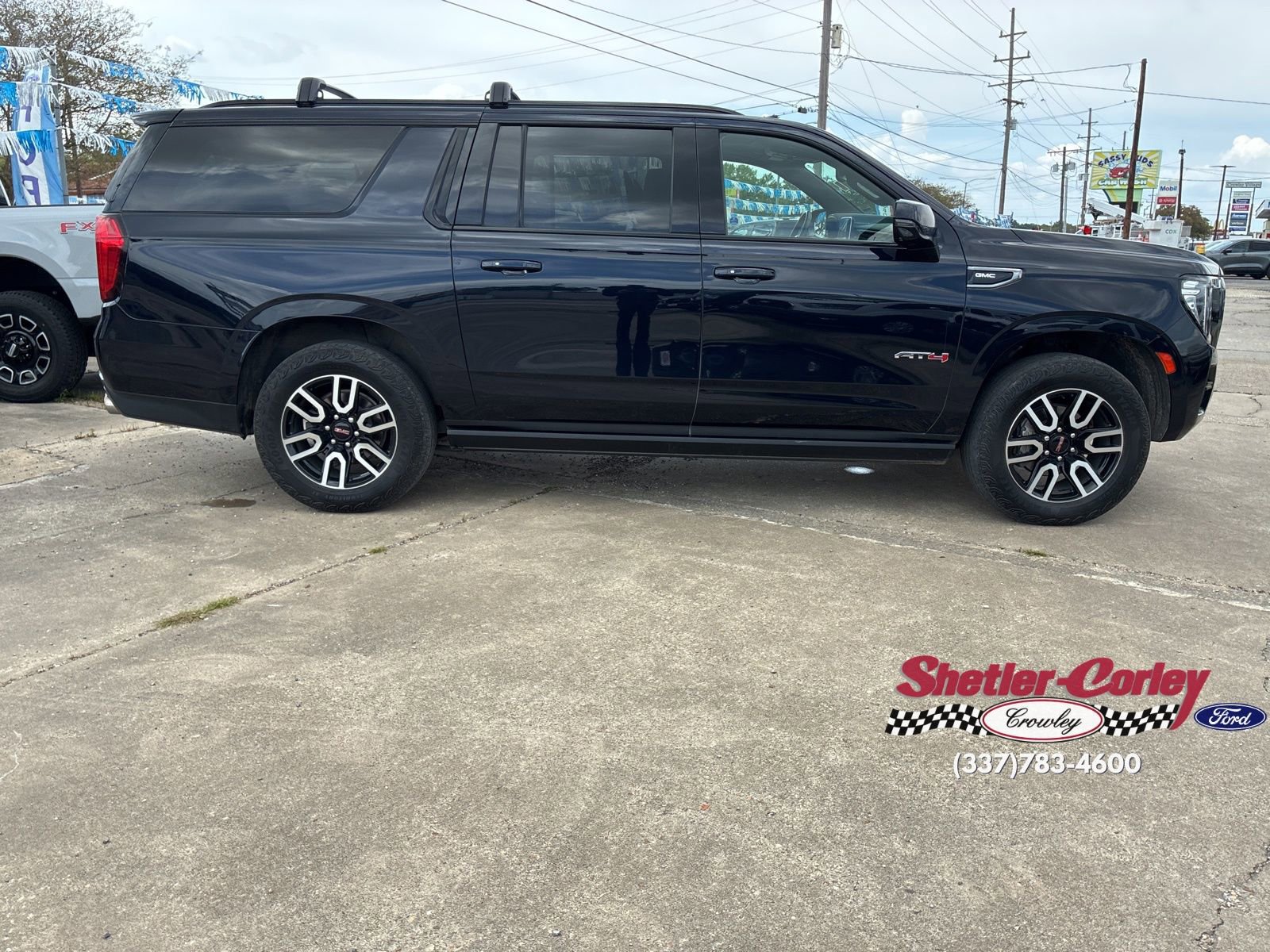 Used 2023 GMC Yukon XL AT4 w/ AT4 Premium Plus Package image 29