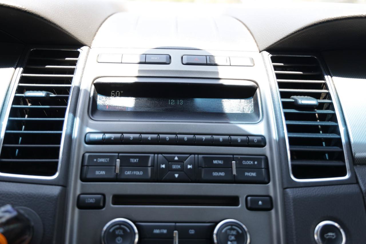 Used 2012 Ford Taurus SEL FWD image 30