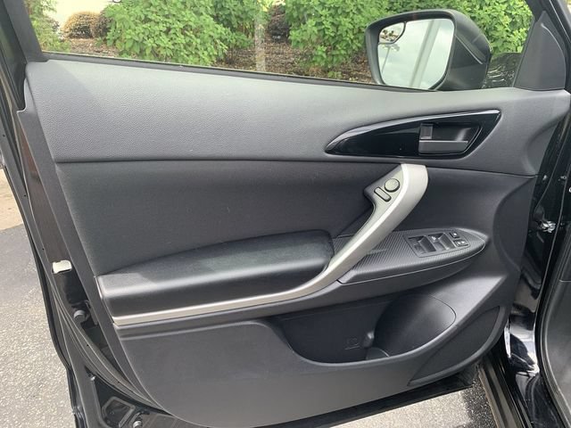 Used 2023 Mitsubishi Eclipse Cross ES AWD/4WD image 17