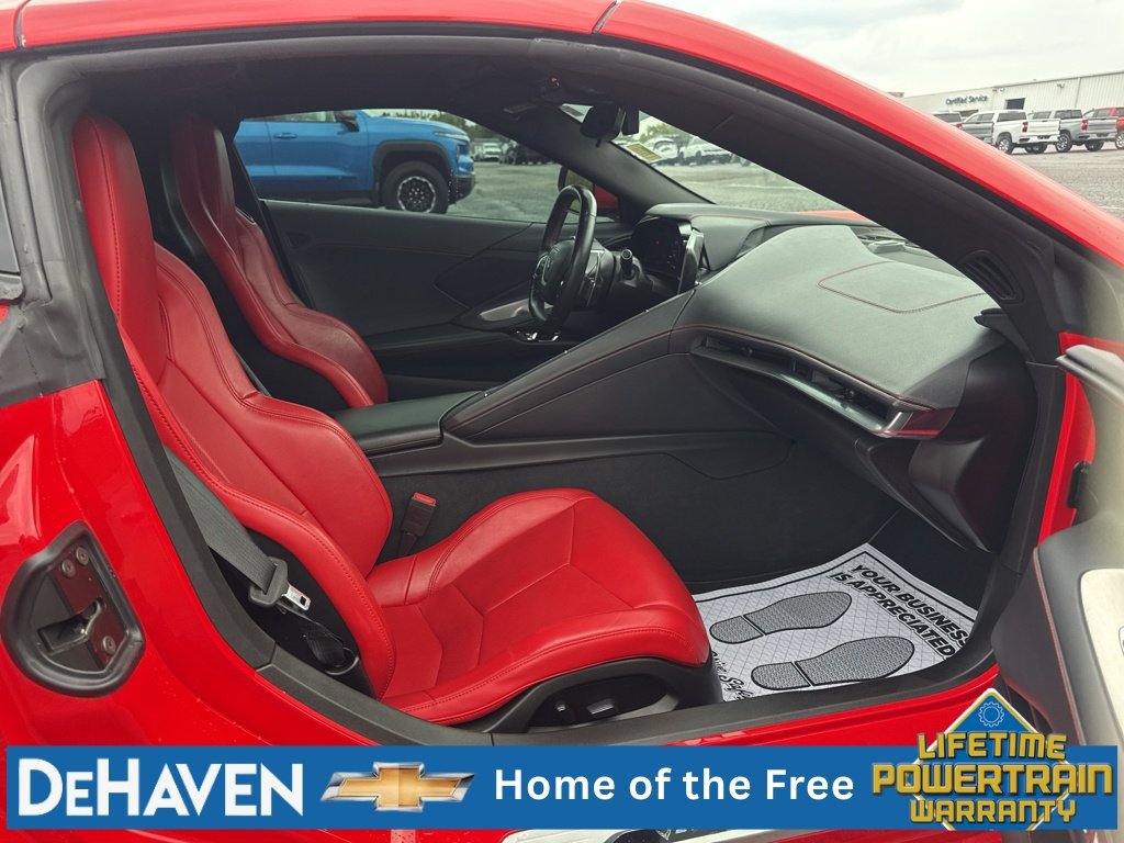 Used 2022 Chevrolet Corvette Stingray Coupe w/ 1LT RWD image 27