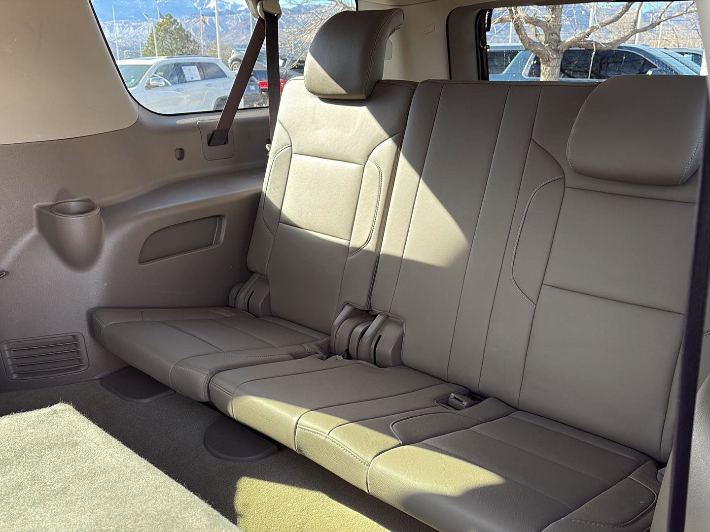 Used 2018 Chevrolet Suburban LT w/ Luxury Package image 15