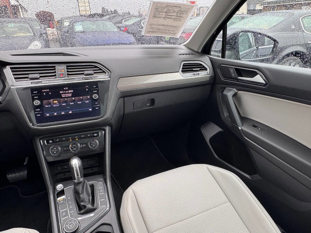 Used 2018 Volkswagen Tiguan SE w/ Panoramic Sunroof Package image 20