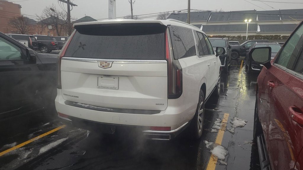 Used 2023 Cadillac Escalade ESV Premium Luxury Platinum w/ Heavy-Duty Trailer Package image 5