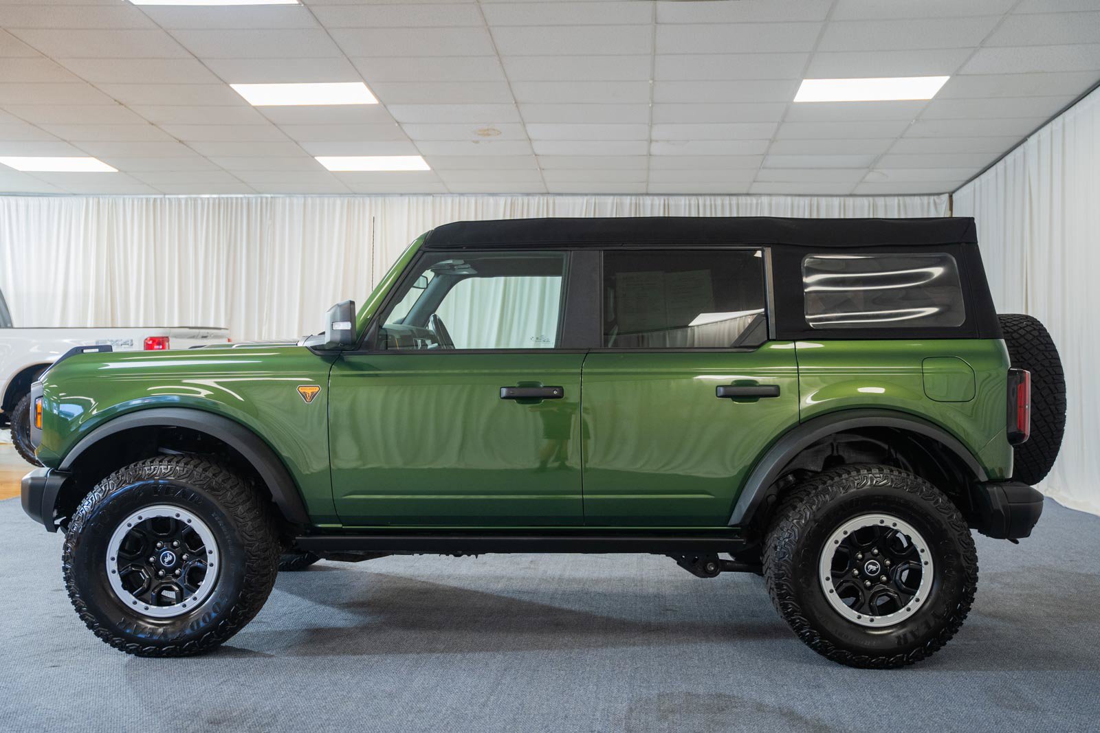 Certified 2023 Ford Bronco Badlands w/ Sasquatch Package AWD/4WD image 5