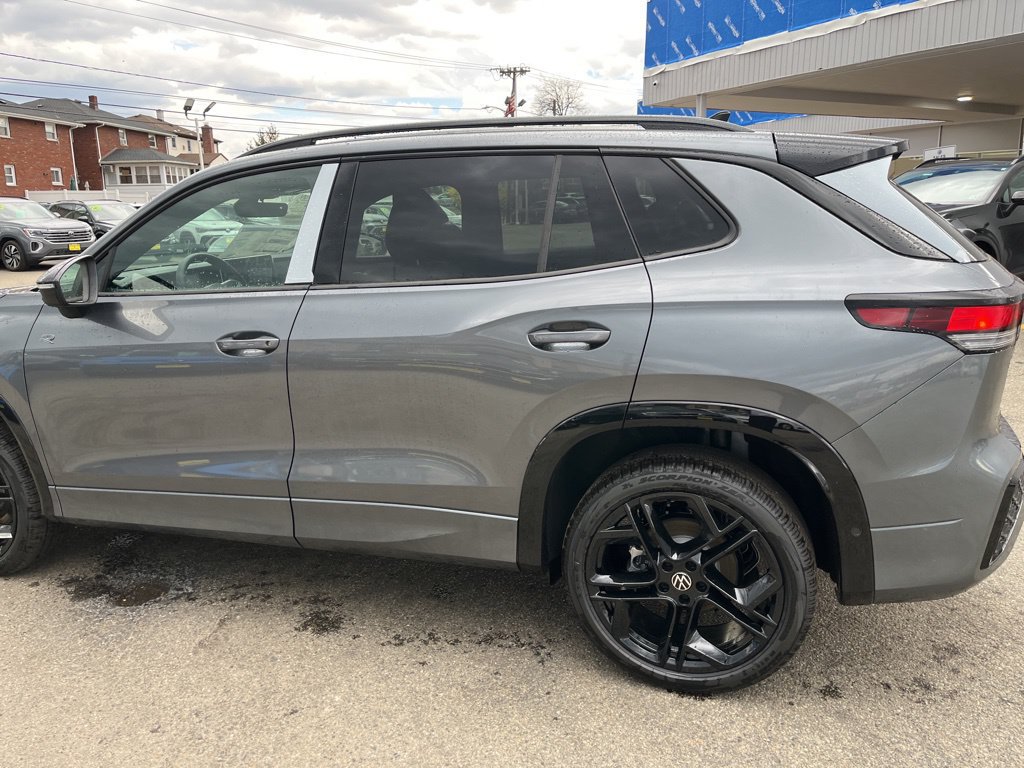 New 2026 Volkswagen Tiguan SE R-Line AWD/4WD image 19