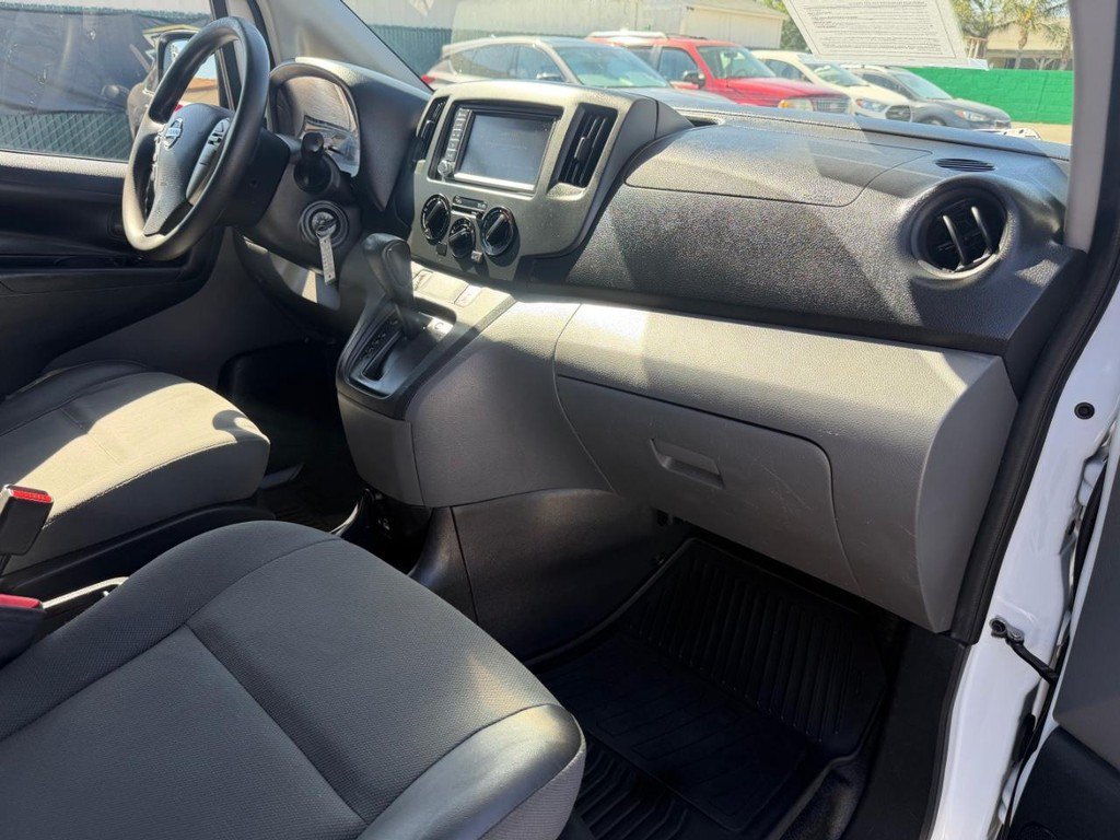 Used 2021 Nissan NV200 S FWD image 29