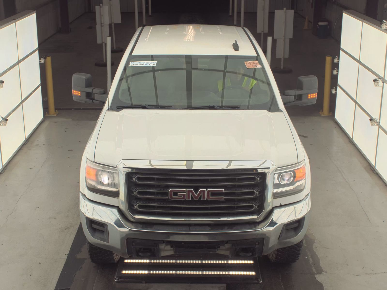 Used 2019 GMC Sierra 2500 4x4 Crew Cab image 2