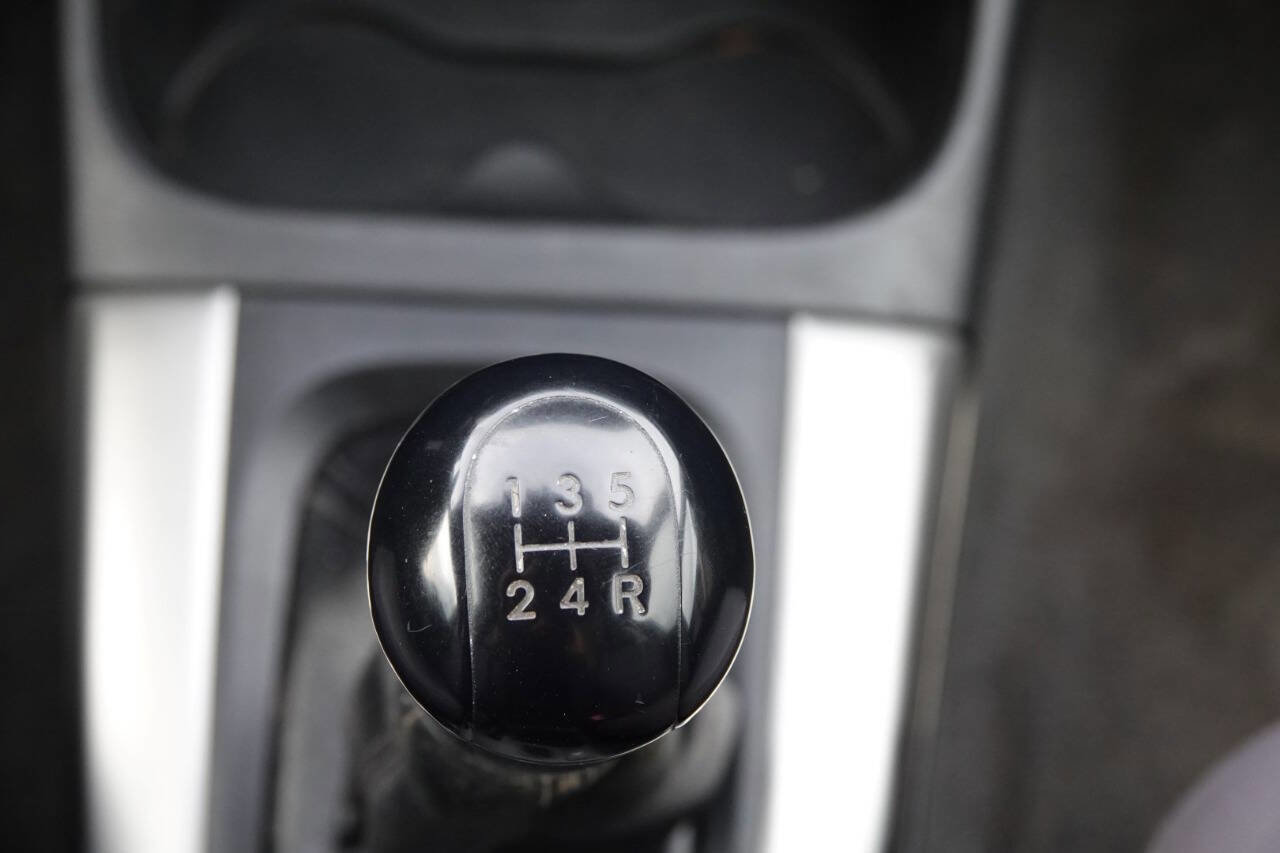 Used 2005 Toyota RAV4 4WD image 61