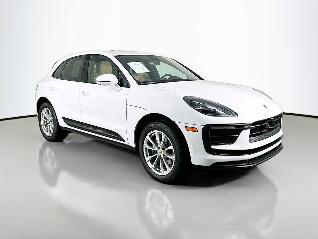 Used 2025 Porsche Macan image 7