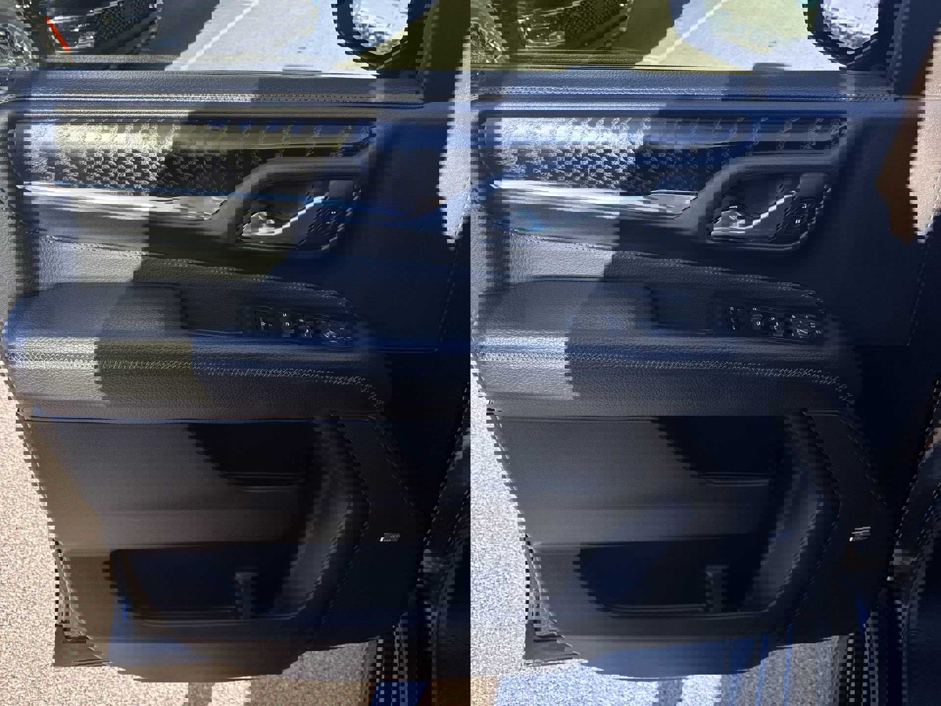 Used 2021 GMC Yukon Denali image 23