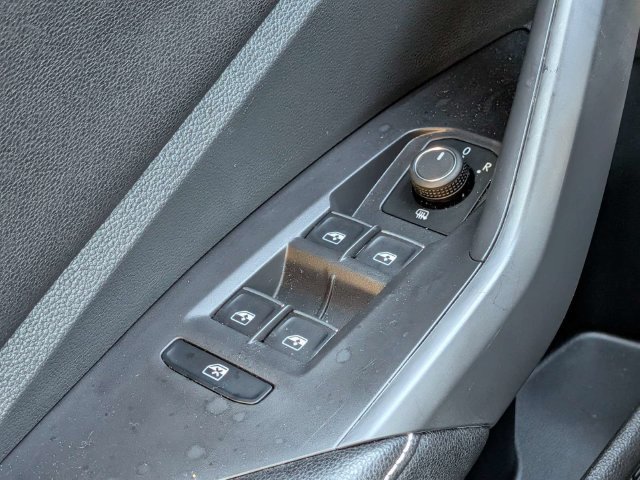 Certified 2025 Volkswagen Jetta Sport FWD image 24