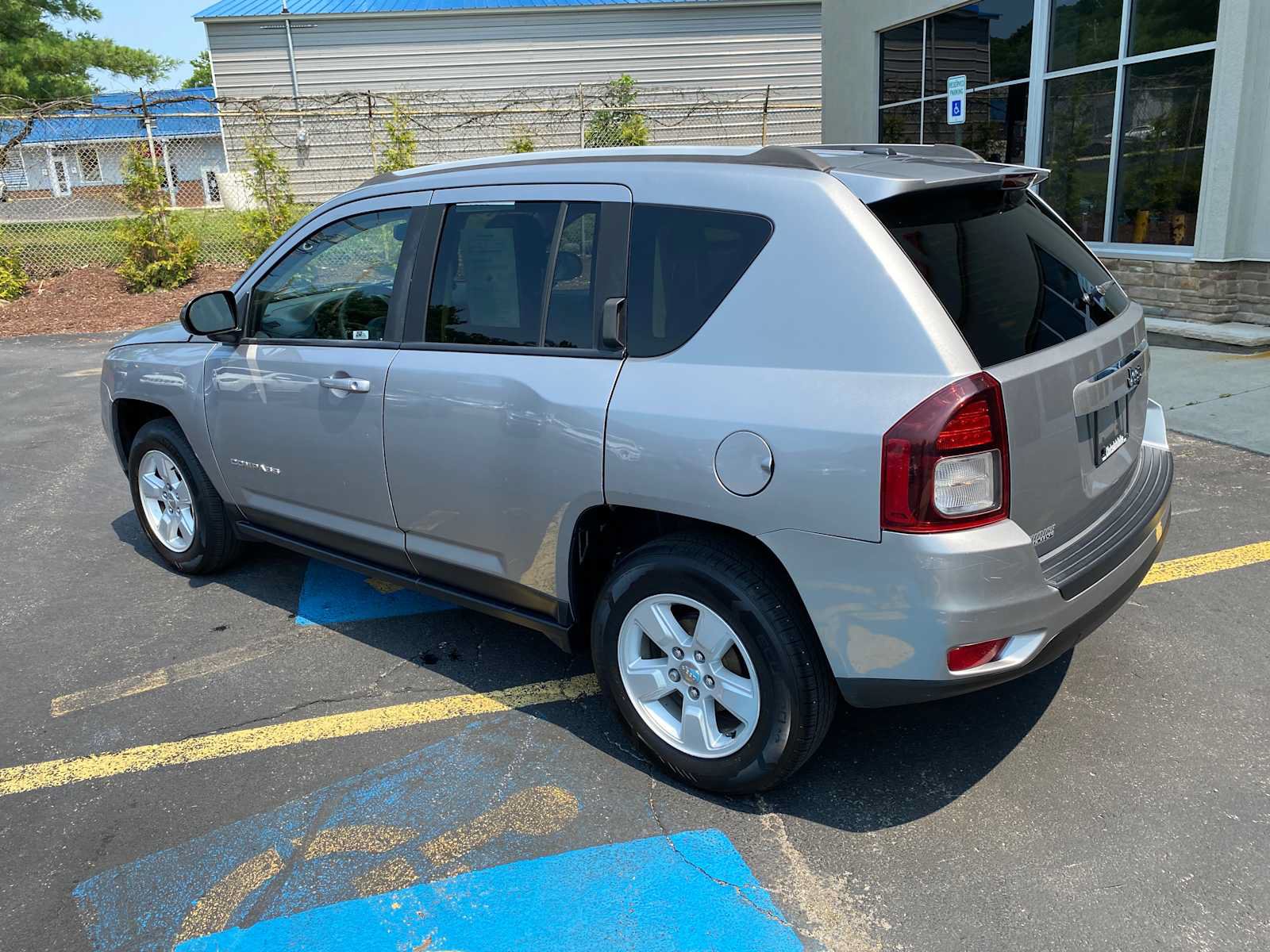 Used 2017 Jeep Compass Sport w/ Power Value Group FWD image 3