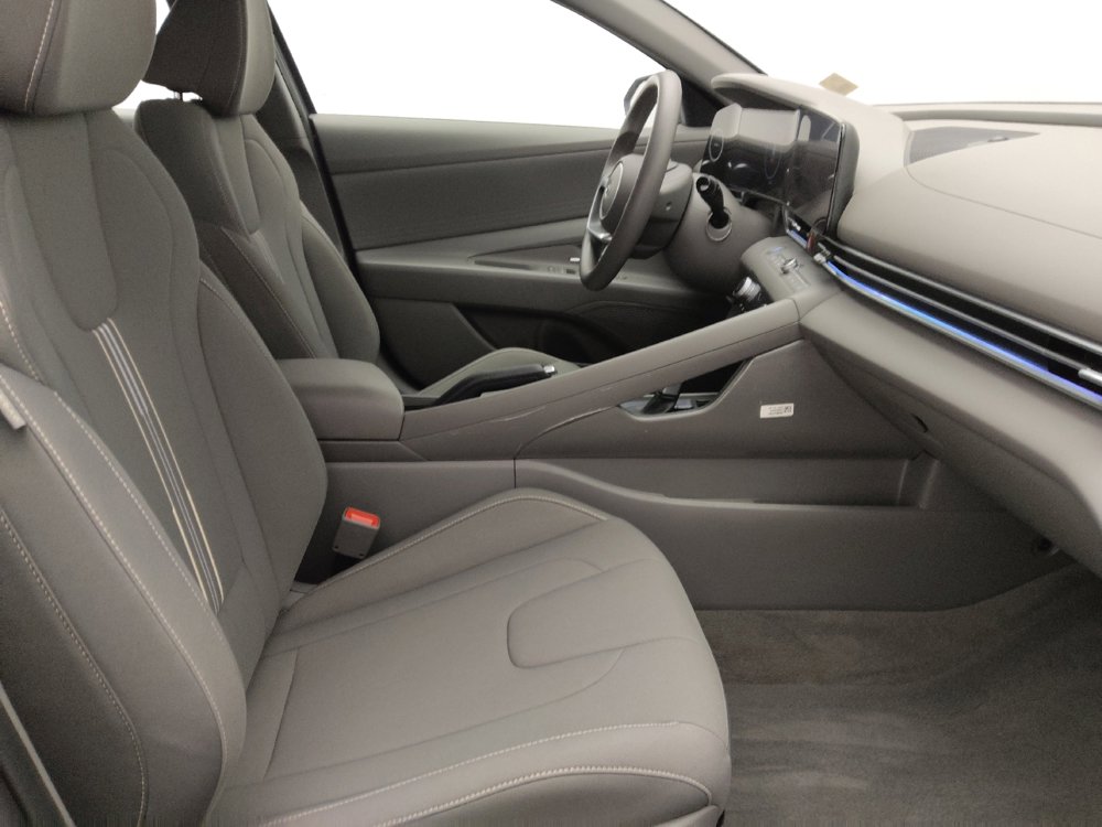 Used 2024 Hyundai Elantra SEL image 21