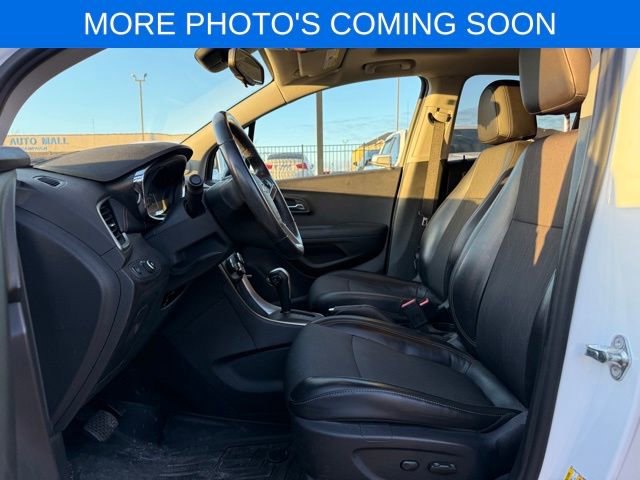 Used 2018 Chevrolet Trax LT w/ Sun & Sound Package image 10