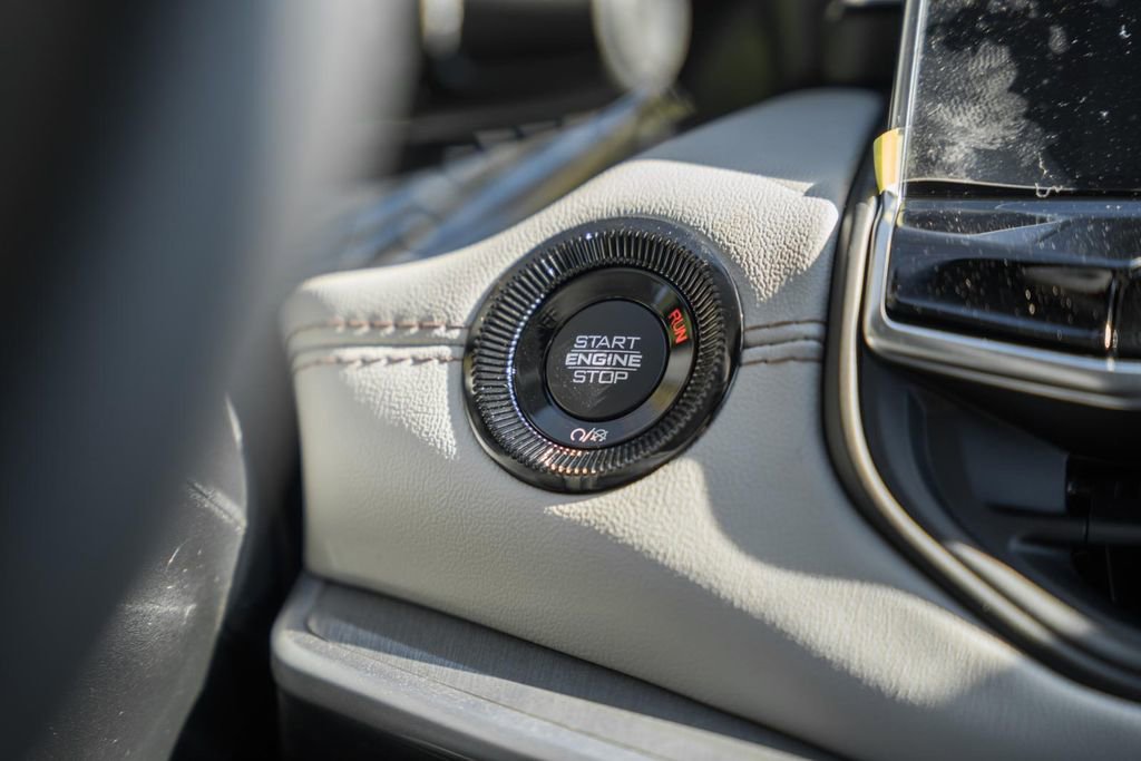 New 2026 Jeep Compass Limited image 25