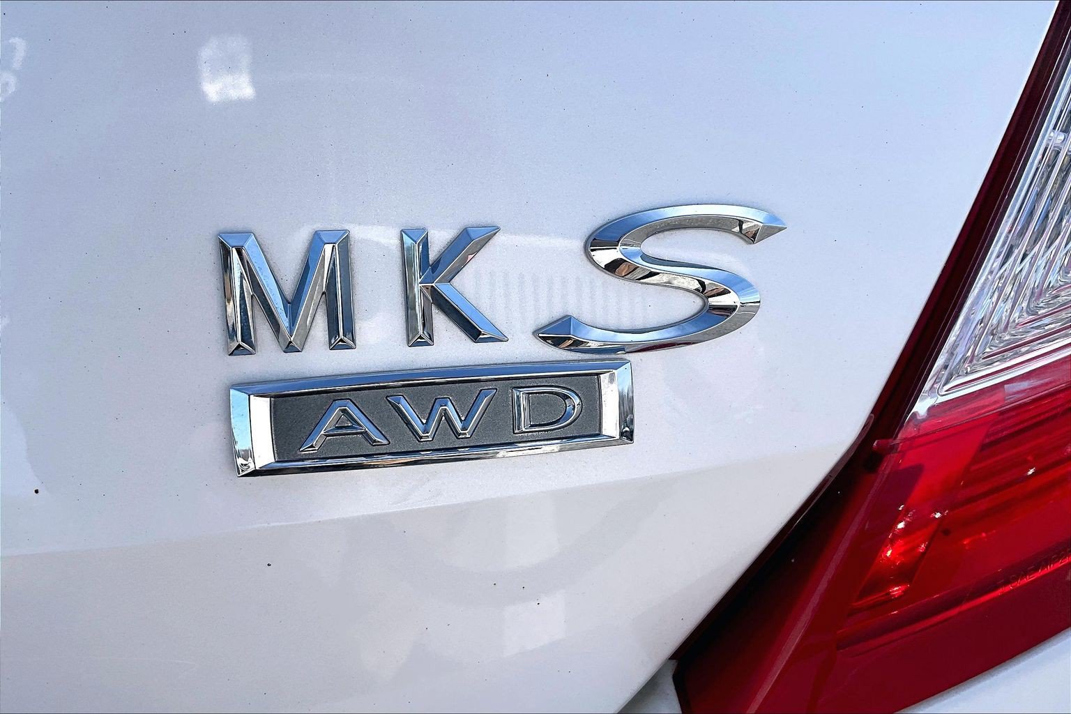 Used 2013 Lincoln MKS AWD image 23
